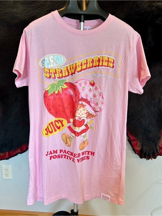 Skinnydip Other - Strawberry Shortcake Pajamas Tee Style. Sz M NWT
